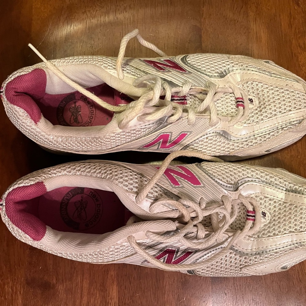 New Balance 441 pink and white sneaker size 9.5